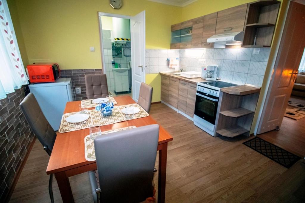 Krisztina Apartman Надьканижа Экстерьер фото